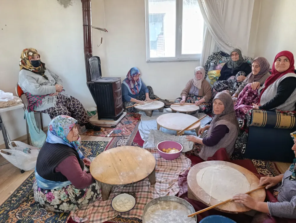 DAMAK ÇATLATAN BAKLAVA